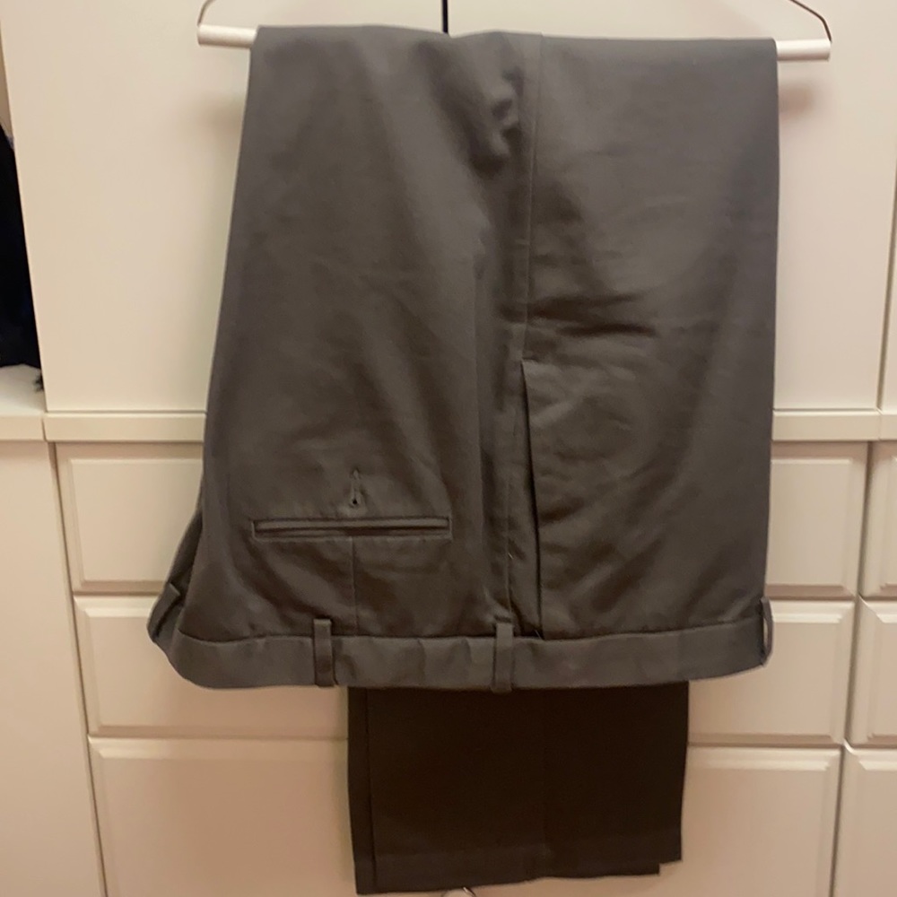 Men’s Gray khakis